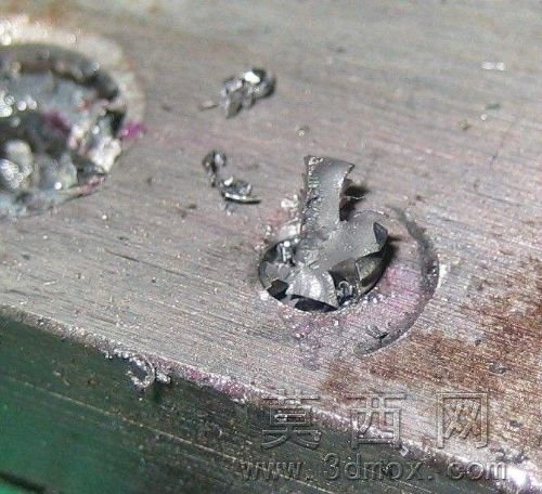 丝锥、钻头断在孔里了该怎么办? 丝锥、钻头断在孔里了该怎么办?